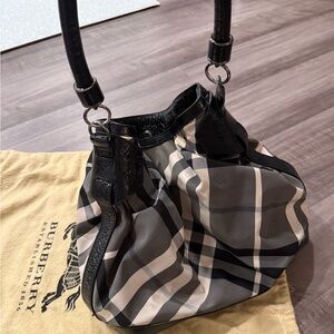 Burberry purse